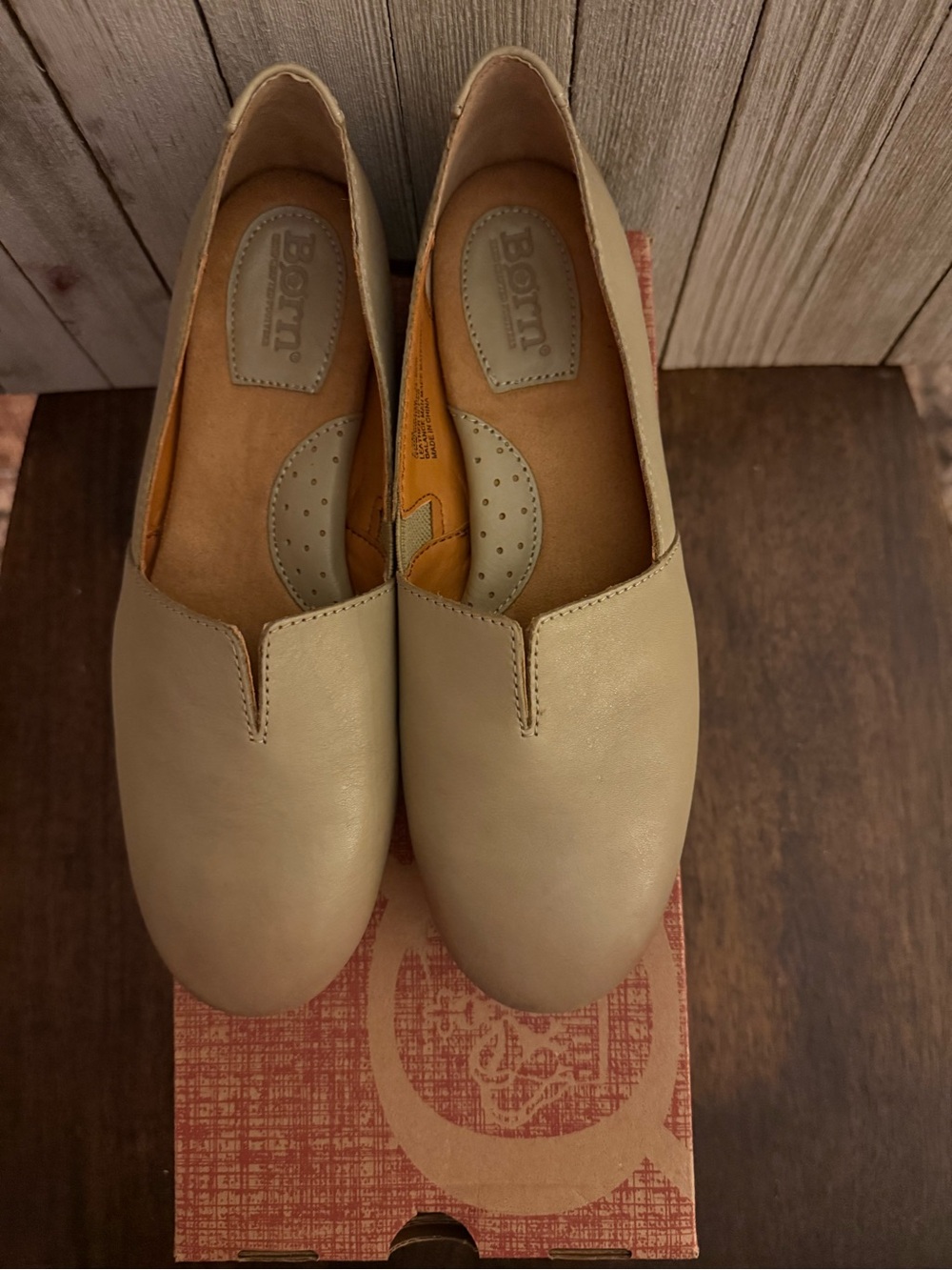 Born Womens SEBRA in a light green. NIB size 7.5